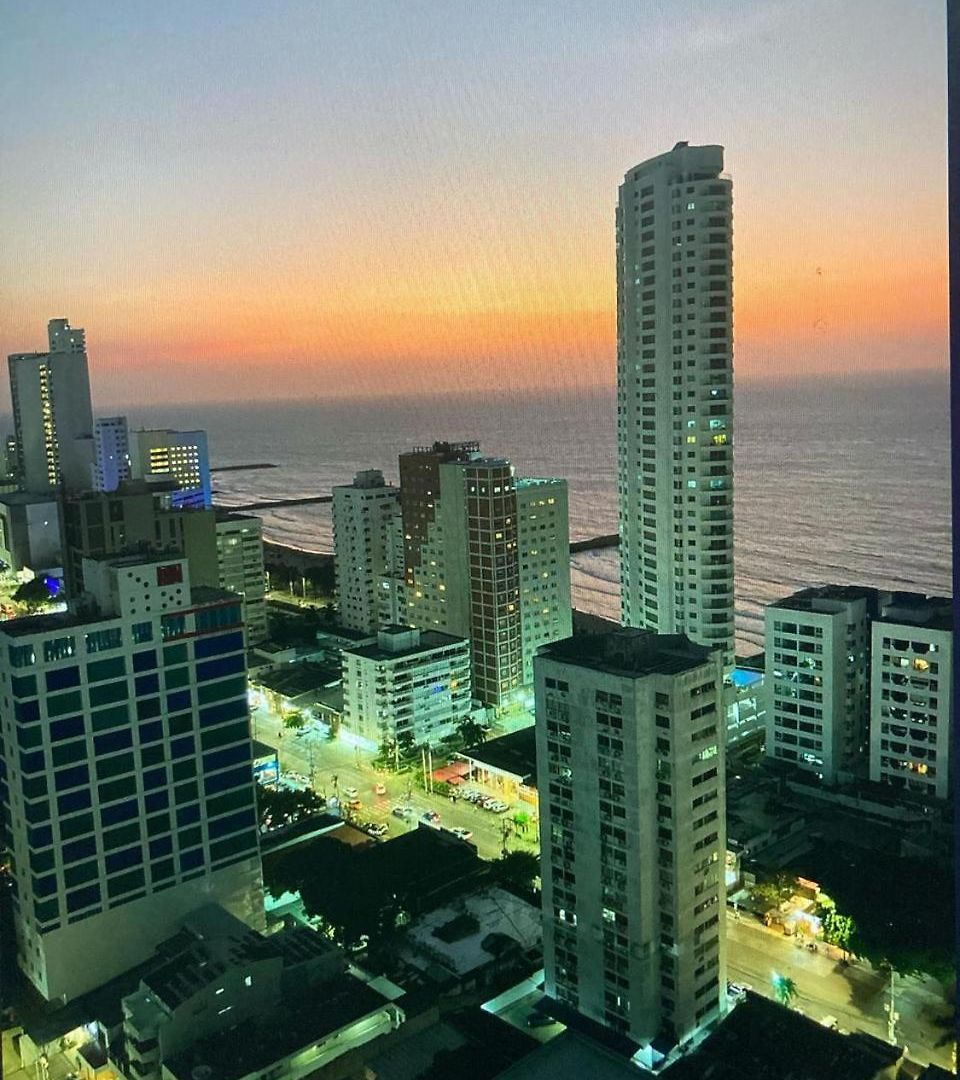 Apartamento Edificio Nuevo De Lujo Bocagrande *