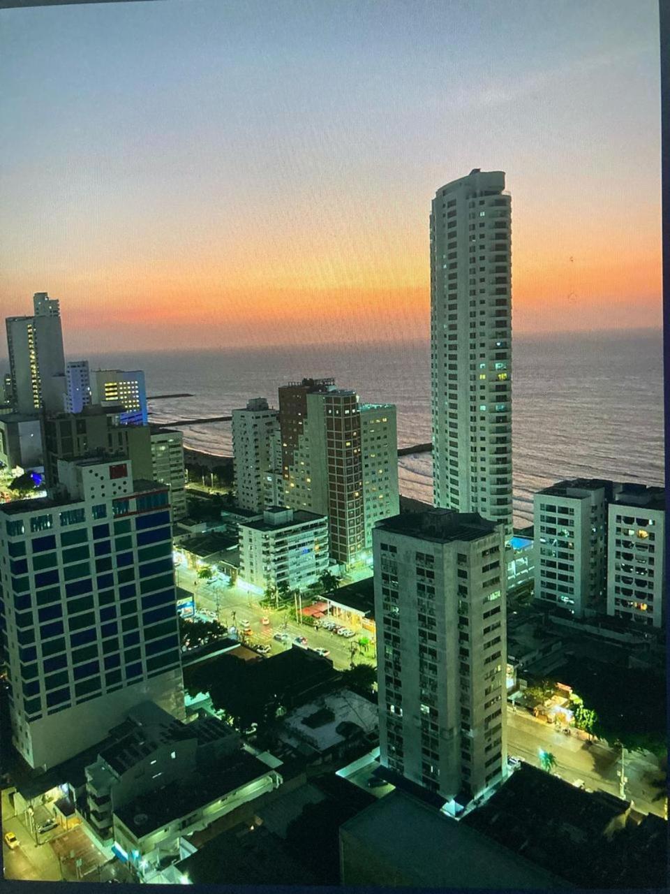 Apartamento Edificio Nuevo De Lujo Bocagrande *